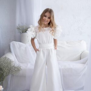 Kombinezon z koronką i falbankami